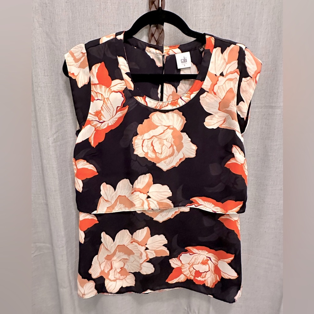 CAbi short sleeved chiffon blouse. Navy and orange - S